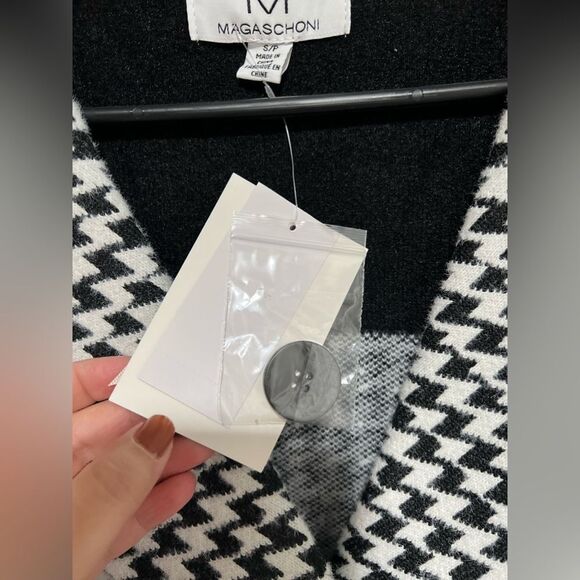 M MAGASCHONI Double Breasted Notch Lapel Cropped Jacket - Picture 7 of 13